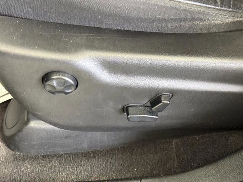 Used 2018 Jeep Grand Cherokee Altitude image 17