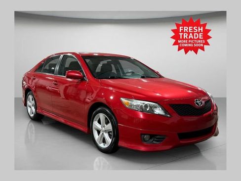 Used 2011 Toyota Camry image 1