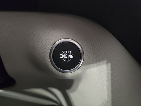 New 2026 Volvo XC40 B5 Ultra w/ Climate Package image 19