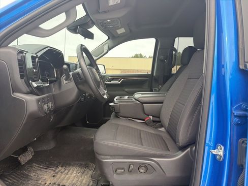 Used 2025 Chevrolet Silverado 1500 LT AWD/4WD image 14