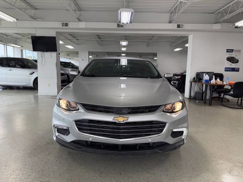 Used 2016 Chevrolet Malibu Premier w/ Driver Confidence Package II FWD image 2
