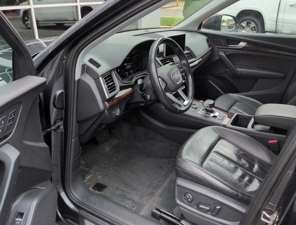 Used 2018 Audi Q5 2.0T Premium Plus w/ Premium Plus Package AWD/4WD image 2