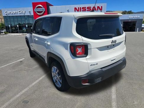Used 2023 Jeep Renegade Latitude AWD/4WD image 9
