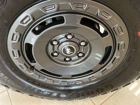 New 2025 Ford Bronco Badlands w/ Sasquatch Package image 9