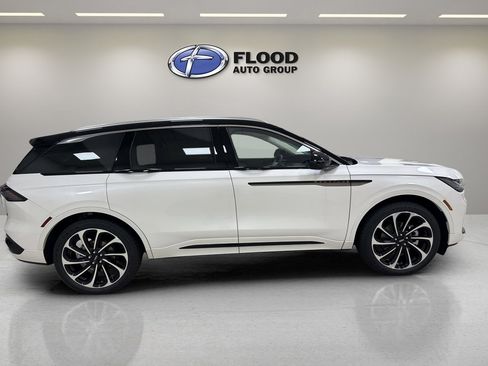 New 2026 Lincoln Nautilus Black Label image 4