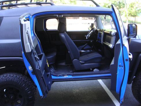Used 2007 Toyota FJ Cruiser 4WD image 17