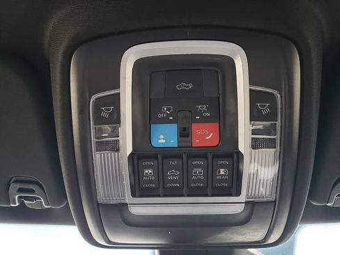 Used 2025 RAM 1500 Limited AWD/4WD image 26