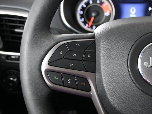 Used 2022 Jeep Cherokee Limited image 37