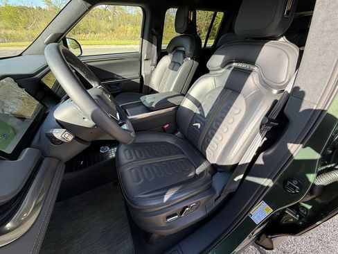 Used 2024 Rivian R1S Adventure AWD/4WD image 10