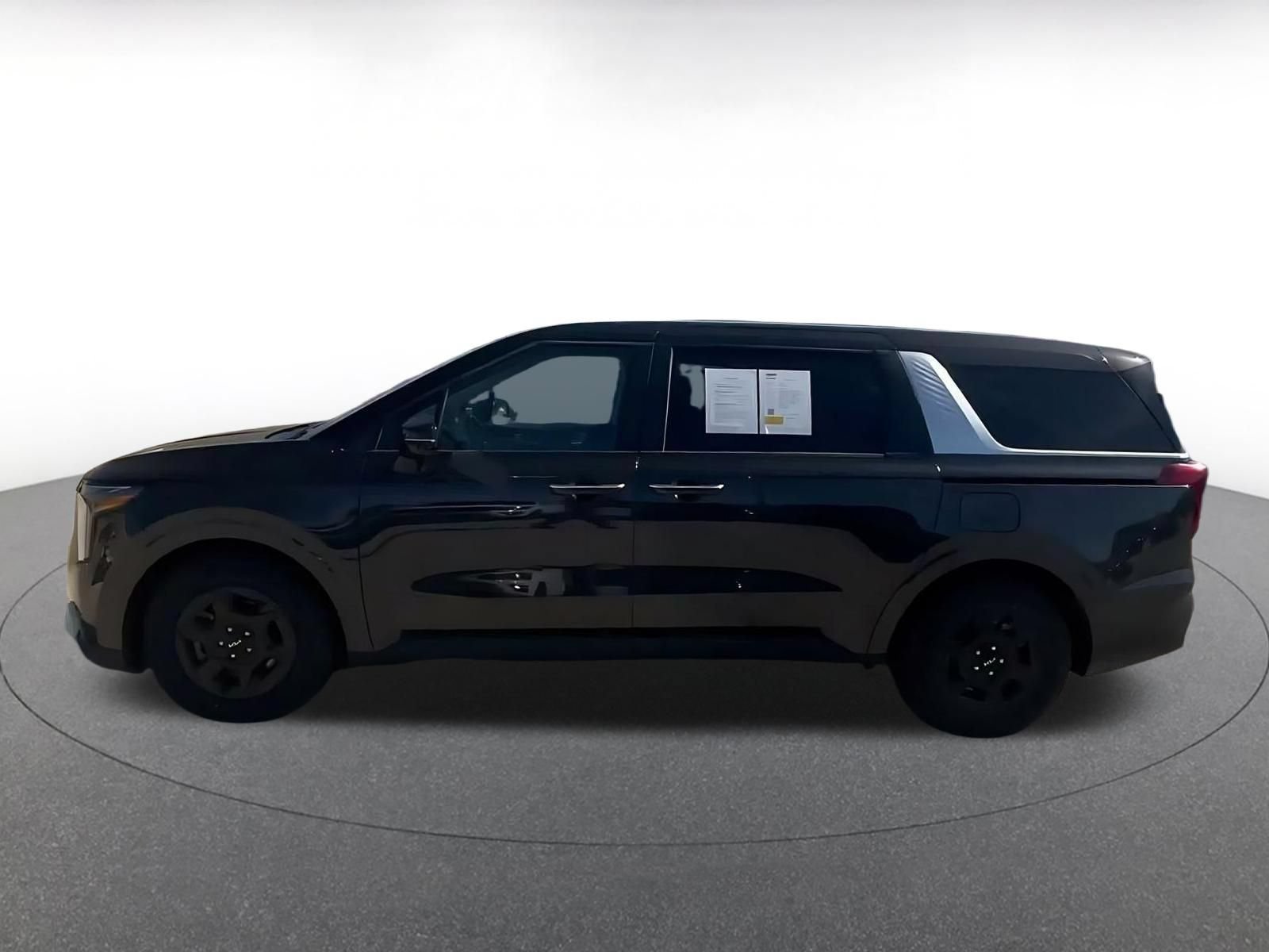 Used 2026 Kia Carnival FWD image 8