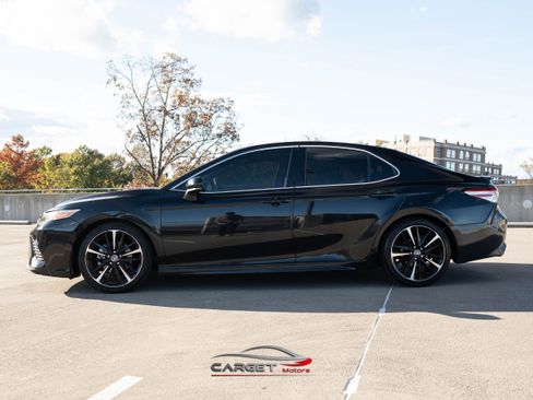 Used 2020 Toyota Camry XSE image 4