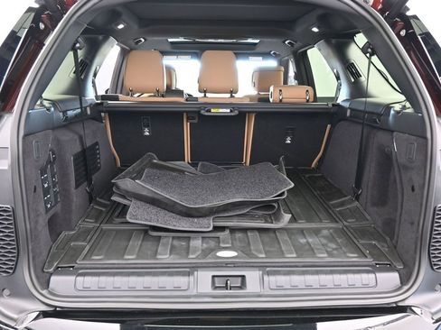 Used 2026 Land Rover Discovery Limited Edition image 40