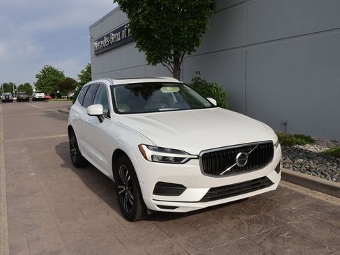 Used 2018 Volvo XC60 T6 Momentum w/ Convenience Package AWD/4WD image 1
