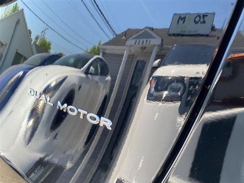 Used 2023 Tesla Model Y Long Range AWD/4WD image 10