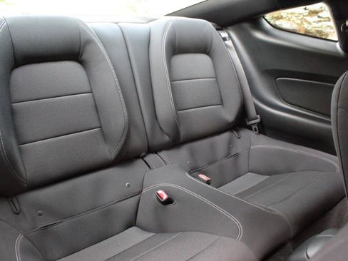 Used 2017 Ford Mustang Coupe RWD image 28