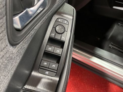 Used 2023 Nissan Rogue SV AWD/4WD image 12
