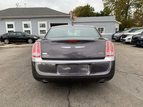 Used 2013 Chrysler 300 C image 5