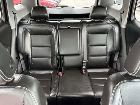 Used 2022 GMC Terrain SLT w/ Tech Package AWD/4WD image 13