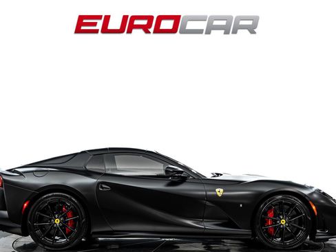 Used 2022 Ferrari 812 GTS image 8