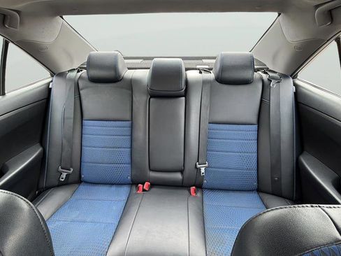 Used 2016 Toyota Camry SE image 32
