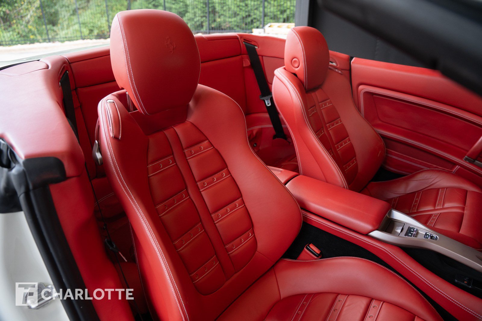 Used 2014 Ferrari California RWD image 34