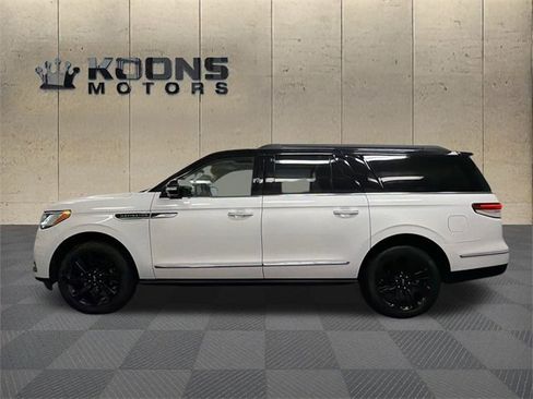 Used 2023 Lincoln Navigator L Black Label image 4