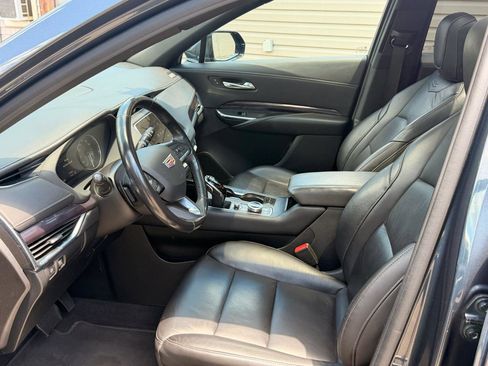Used 2021 Cadillac XT4 Luxury w/ Cold Weather Package AWD/4WD image 22