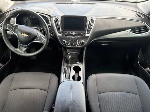 Used 2020 Chevrolet Malibu LT FWD image 16