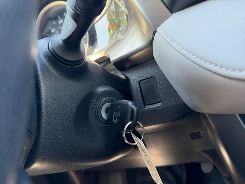 Used 2015 Toyota RAV4 XLE AWD/4WD image 23