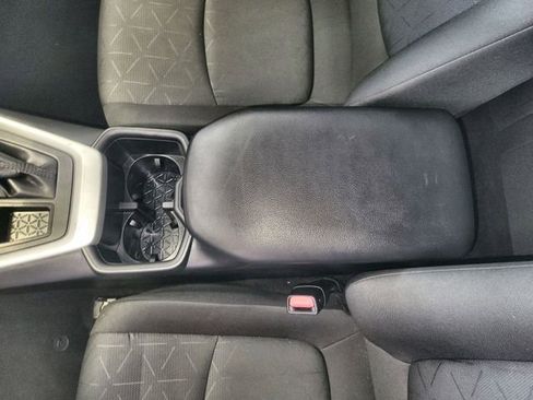 Used 2025 Toyota RAV4 XLE FWD image 21