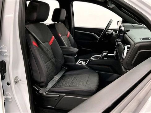 Used 2025 Chevrolet Colorado Z71 AWD/4WD image 8