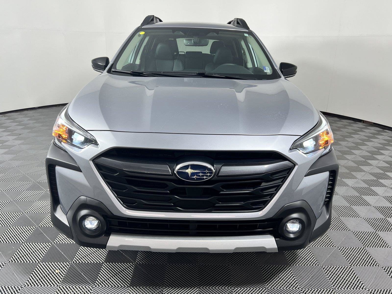 Used 2025 Subaru Outback Limited XT w/ Tech Package 2 AWD/4WD image 2