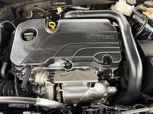 Used 2025 Chevrolet Malibu LT FWD image 21