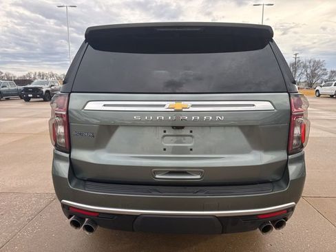 Used 2024 Chevrolet Suburban High Country w/ Advanced Technology Package image 4