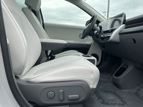 Used 2024 Hyundai Ioniq 5 Limited image 16