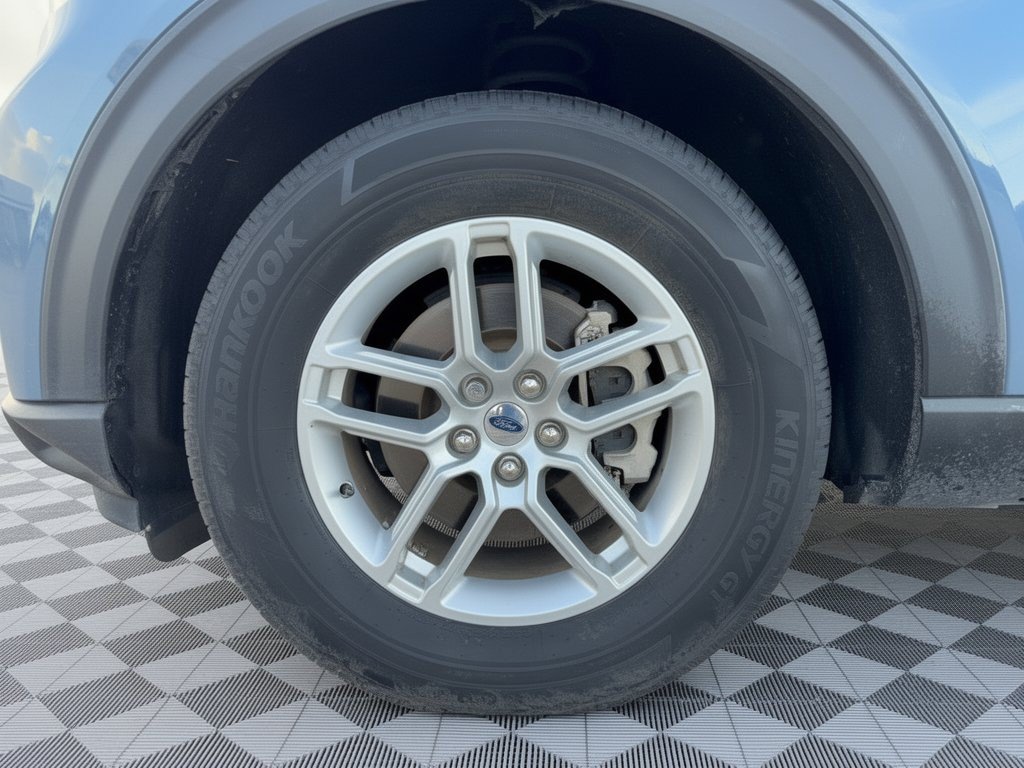 Used 2025 Ford Explorer Active RWD image 13
