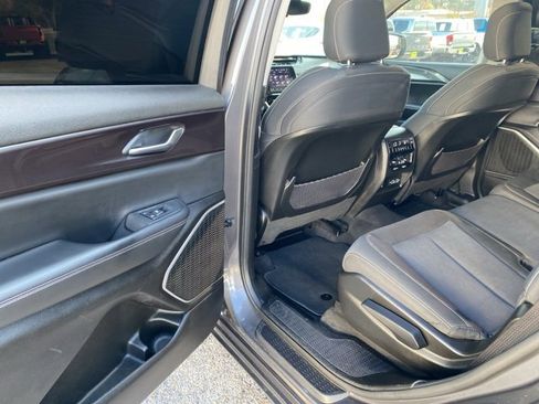 Used 2022 Jeep Grand Cherokee L Laredo w/ Luxury Tech Group I image 21