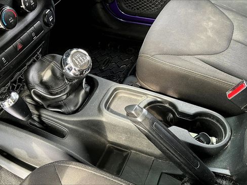 Used 2017 Jeep Wrangler Unlimited Sahara image 17