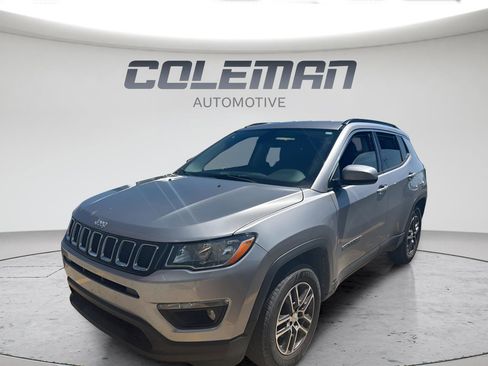 Used 2017 Jeep Compass Latitude w/ Popular Equipment Group AWD/4WD image 1