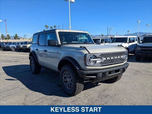 New 2025 Ford Bronco Badlands image 6