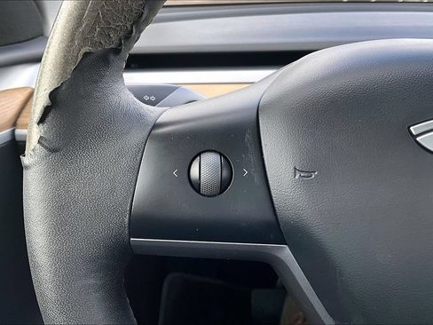 Used 2023 Tesla Model Y Long Range AWD/4WD image 18