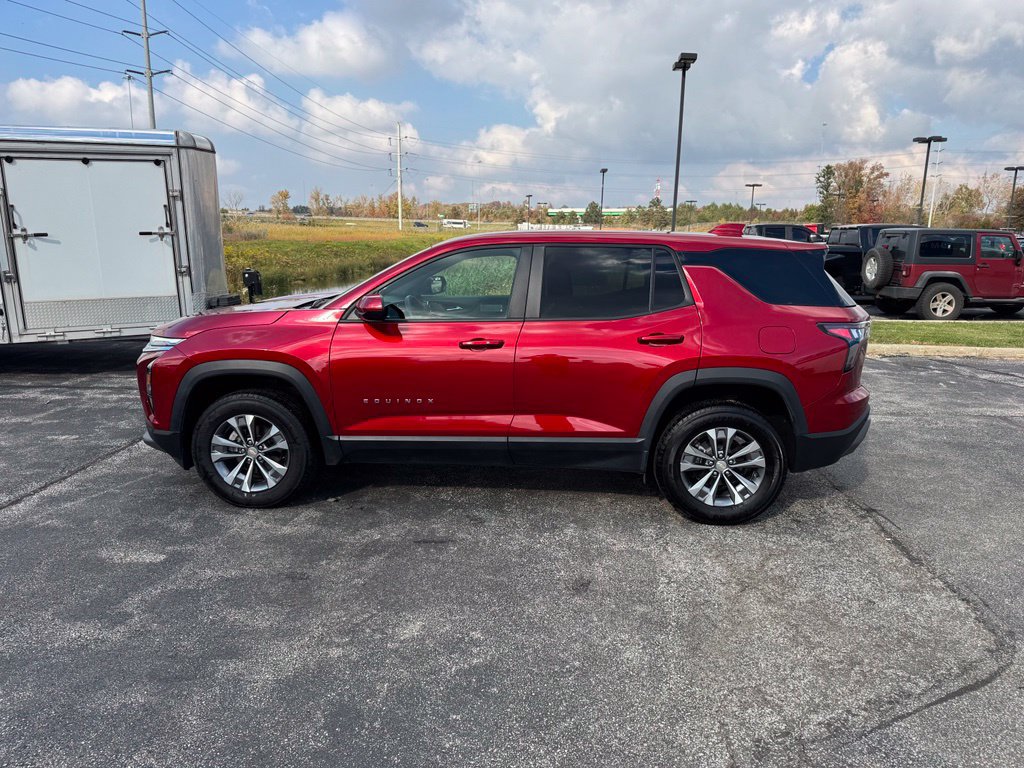 Used 2026 Chevrolet Equinox LT w/ Convenience Package II FWD image 4