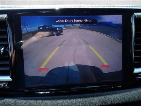 Used 2024 Chrysler Pacifica Touring-L FWD image 24