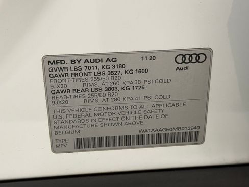 Used 2021 Audi e-tron Premium w/ Convenience Plus Package AWD/4WD image 33