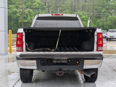 Used 2007 GMC Sierra 2500 SLE w/ EZ-Lift Tailgate Package RWD image 7