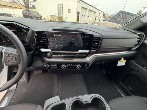 New 2026 GMC Sierra 1500 SLE AWD/4WD image 22