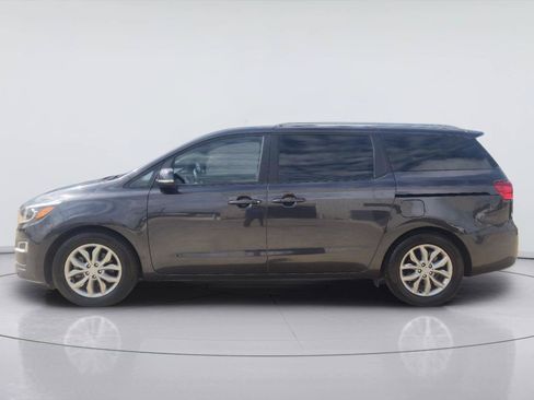 Used 2020 Kia Sedona EX FWD image 2