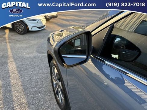 Certified 2025 Ford Escape Platinum w/ Premium Technology Package image 12