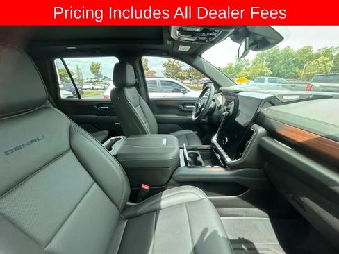 Used 2026 GMC Yukon Denali w/ Sun & Power Step Package AWD/4WD image 4