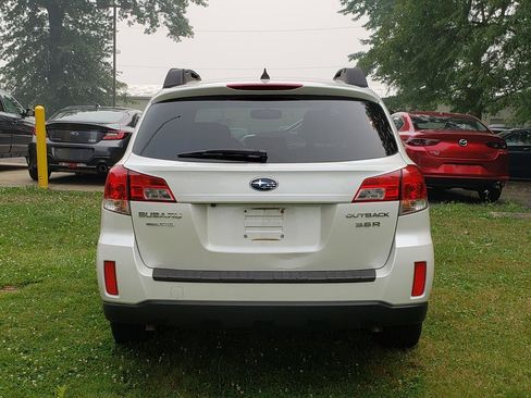 Used 2014 Subaru Outback 3.6R Limited AWD/4WD image 4